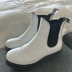 Size 8- Chelsea white musse and cloud boots. Worn twice.
